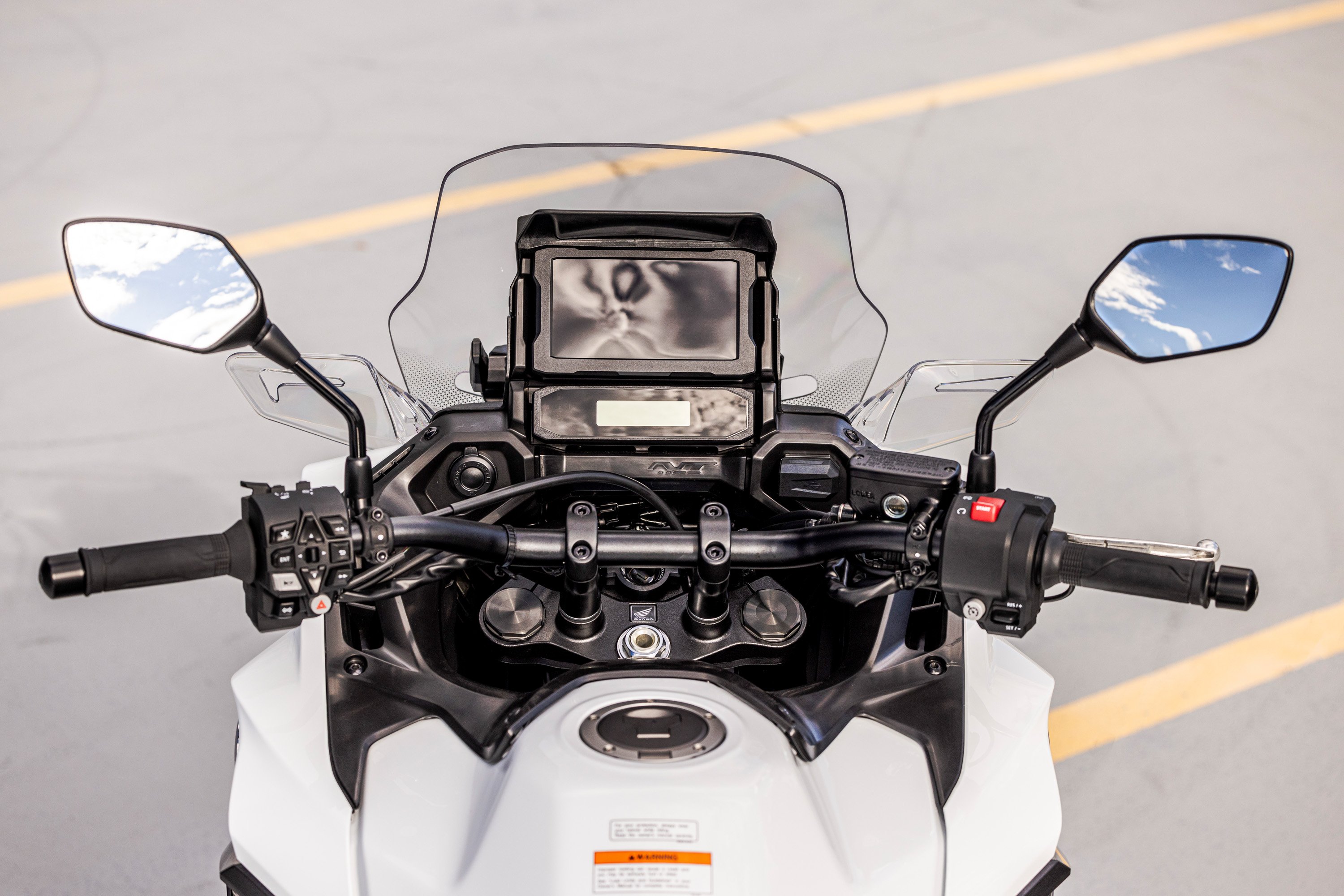 25 Honda NT1100 Police_1