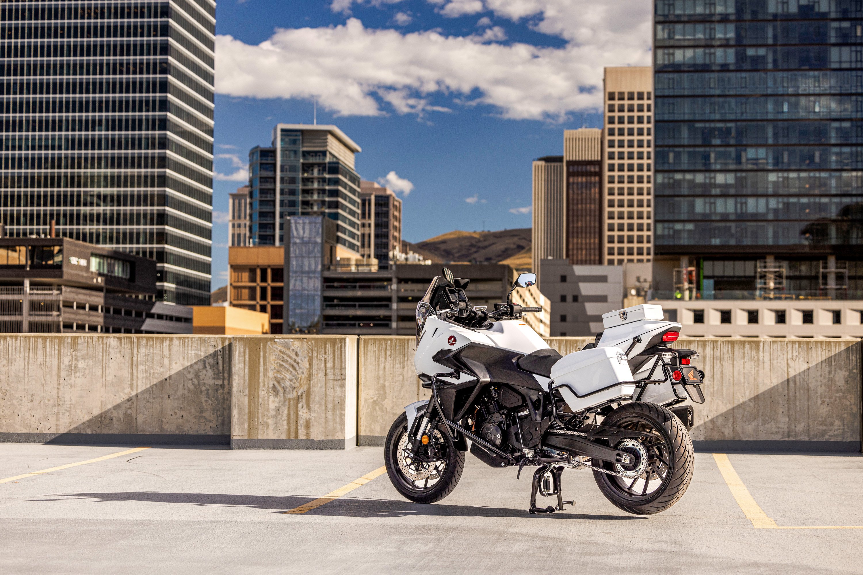 25 Honda NT1100 Police